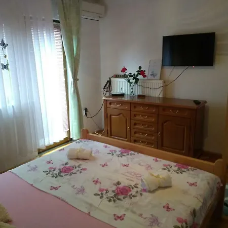Apartman Aida *